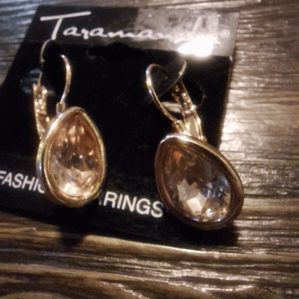Taramanda dangling earrings